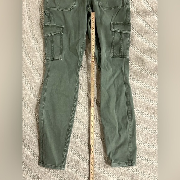 Spanx Stretch Twill Ankle Cargo Pants in Sage Green - M - Picture 9 of 10